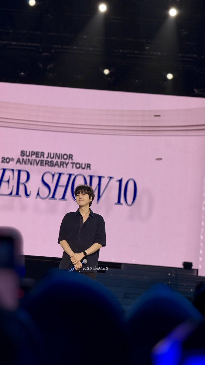 elpeutakeover's tweet photo. He was acting like lost kid the whole soundcheck~ so cute! I just wanna wrap him up &amp; take him home to mom💙
#SuperShow10 #ELF #superjunior #SUPERJUNIORinJAKARTA #SS10inJAKARTA #supershow10injakarta #kyuhyun #슈퍼주니어 #슈주 #슈쇼10  #200thsupershow #20th_anniversary_tour https://t.co/4ESyPCdynb