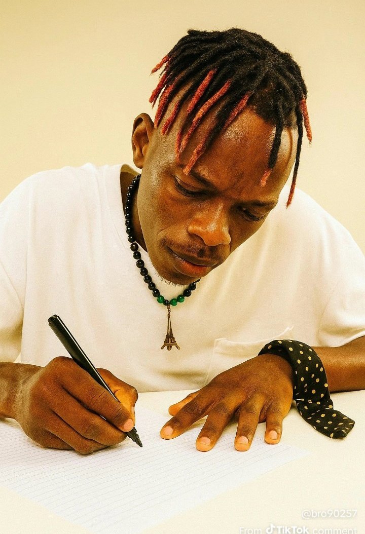 Wandiika ogambe October babies don't die early.
#PhanerooSundayService