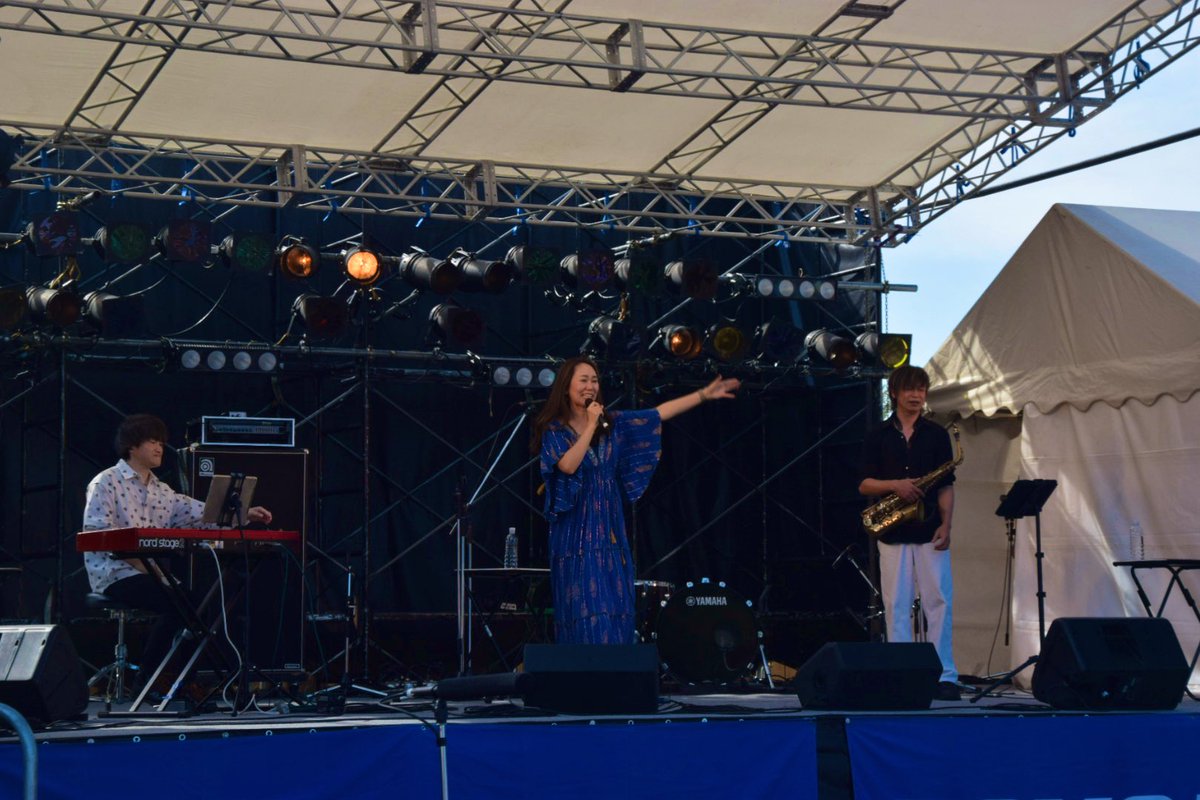 サロマ大収穫祭ありがとうございましたっ！
ものすごい人、人、人っ😳😳
すみさんとじゅんきさんとの初編成もとっっても楽しかったです😆✨
わざわざ会いにきてくれた皆様も新しい出会いも本当にありがとうございます😊♩
ゆっくり休んでね！

key/ナカムラジュンキ
sax/住吉貴行