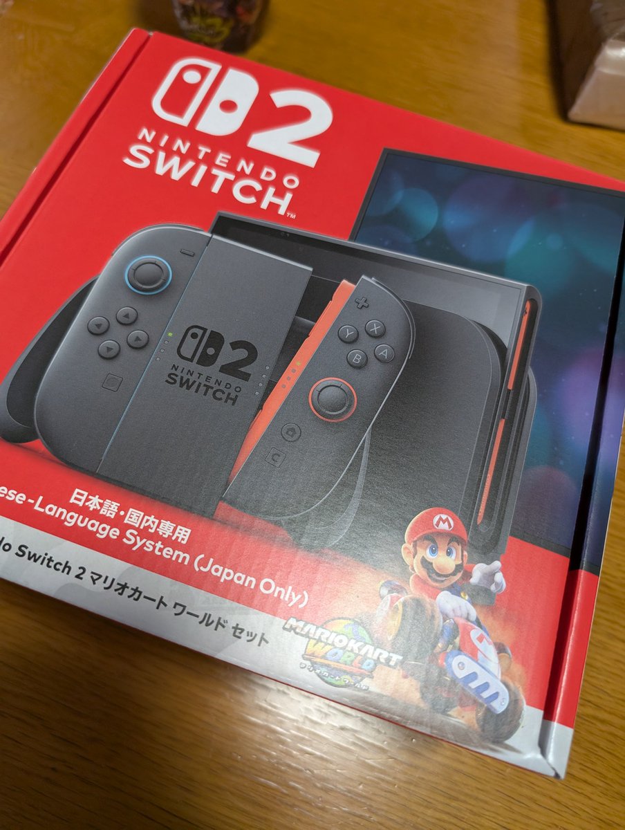 イオンモール須坂のJoshinでswitch2普通に売ってた🎮️から思わず買ってしまった😂😂
大分早いクリスマスプレゼント🎁かな
ソフトはカービィ買ったけどマリオカートも付いてるやつだったｗ