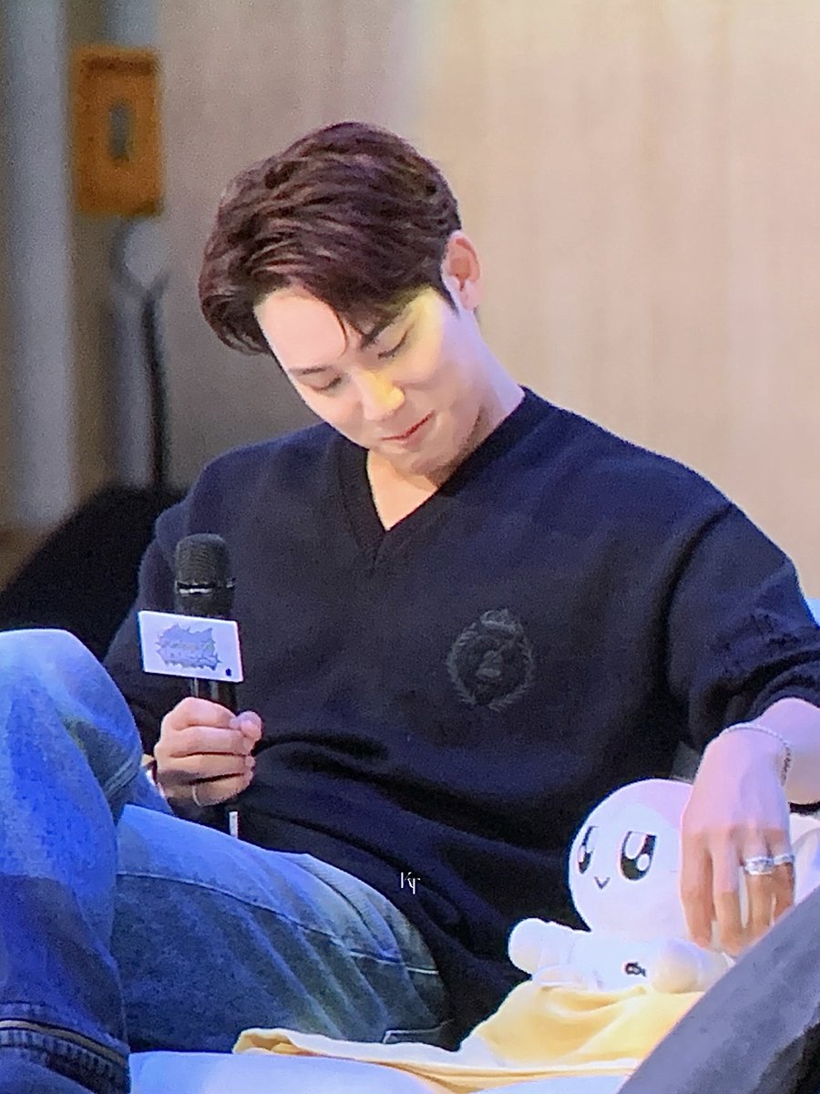 mingyu with his baby bongbongeeeeeee 🥰🥰🥰🥰🥰🥰