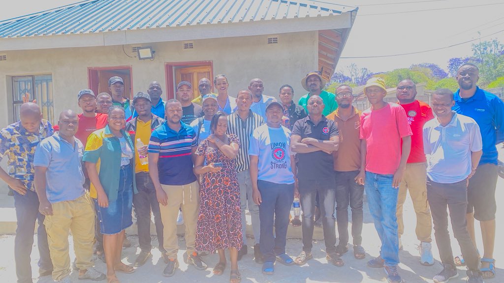 ZimLabourCenter's tweet photo. #INPictures The Tabitha Khumalo (11th class) signing out as they have finished their final exams, we wish them the best. @ARTUZ_teachers @ProgressiveOf @MutasaPeter @TafadzwaChoto @RMajongwe @amwuz_zw @zzidawu @ZctuZimbabwe @MatikaGwisai https://t.co/A4YHsyRve5