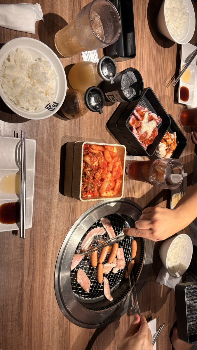 リドルE🍬🍙🥀🎪 (@mizuhashipaseri) on Twitter photo ニク ウマい ニク ウマい