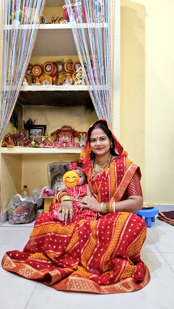 अब हर साल नवरात्रि पर मेरे घर भी रौनक छाएगी...❣️
क्योंकि बेटी के रूप में माँ स्वयं मेरे घर में विराजमान हैं..❣️🙏
#Kanyapoojan
#navratri