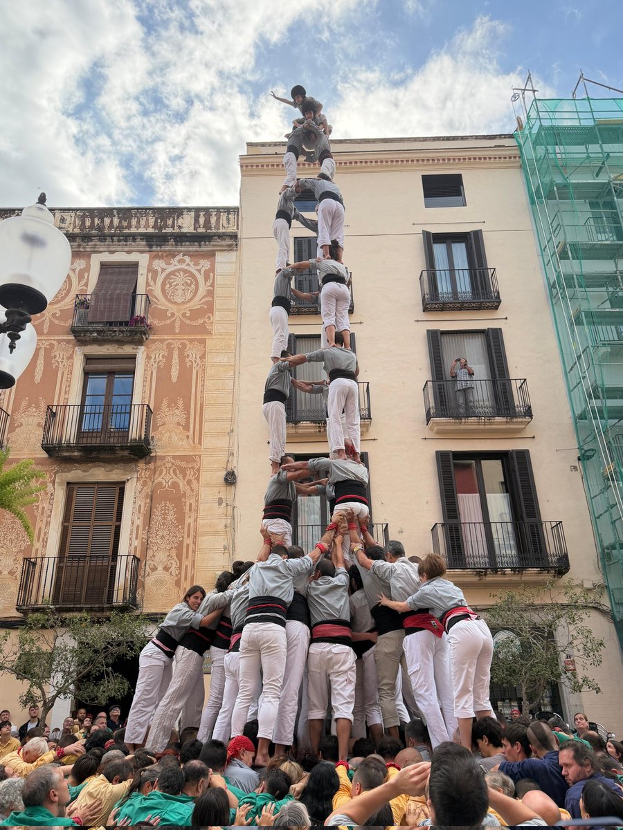 🤩 A segona ronda descarreguem el 3 de 9 amb folre després de tres anys!!! #castells