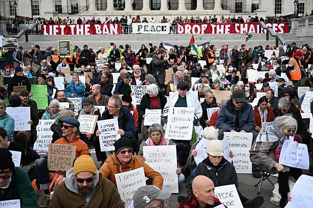 HackneySLeft's tweet image. Trafalgar Square yesterday during the silent vigil organised by Defend Our Juries.