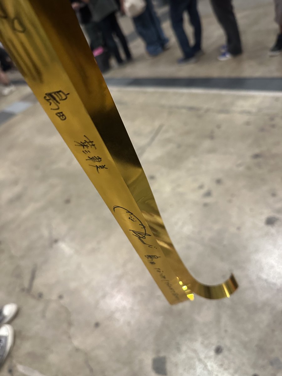k_pachiiii's tweet image. いいライブ見た後にお友達と食べるご飯が1番しあわせ。
なっちゃんキラキラしてたなぁ
大好きです。
銀テープは替え玉として美味しくいただきます。

#島田菜津美
#なっちゃんのとなり
#なっちゃんとラーメン