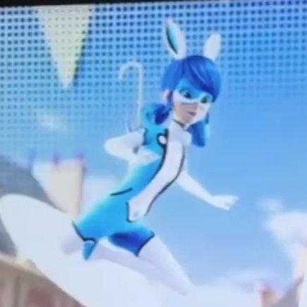 adrianbugx's tweet image. Marinette solta o cabelo pelo menos uma vez mulher