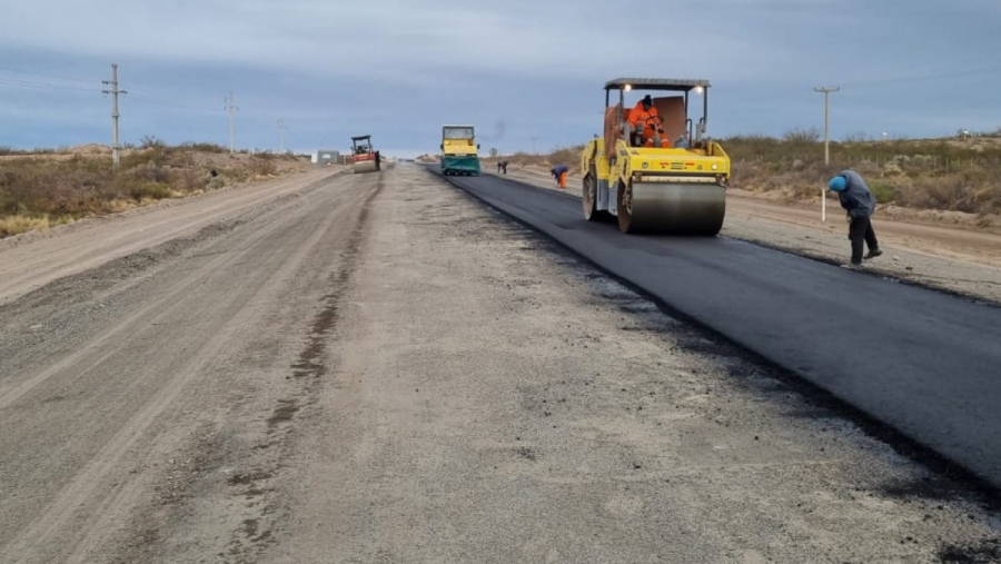 DÍA DEL CAMINO Y LA SEGURIDAD VIAL

Tener rutas y caminos en condiciones no puede ser una opción, es la única respuesta a una necesidad básica. 

Son la garantía de seguridad para quienes transitan y la base del desarrollo, de la producción, el turismo, la salud y la educación.