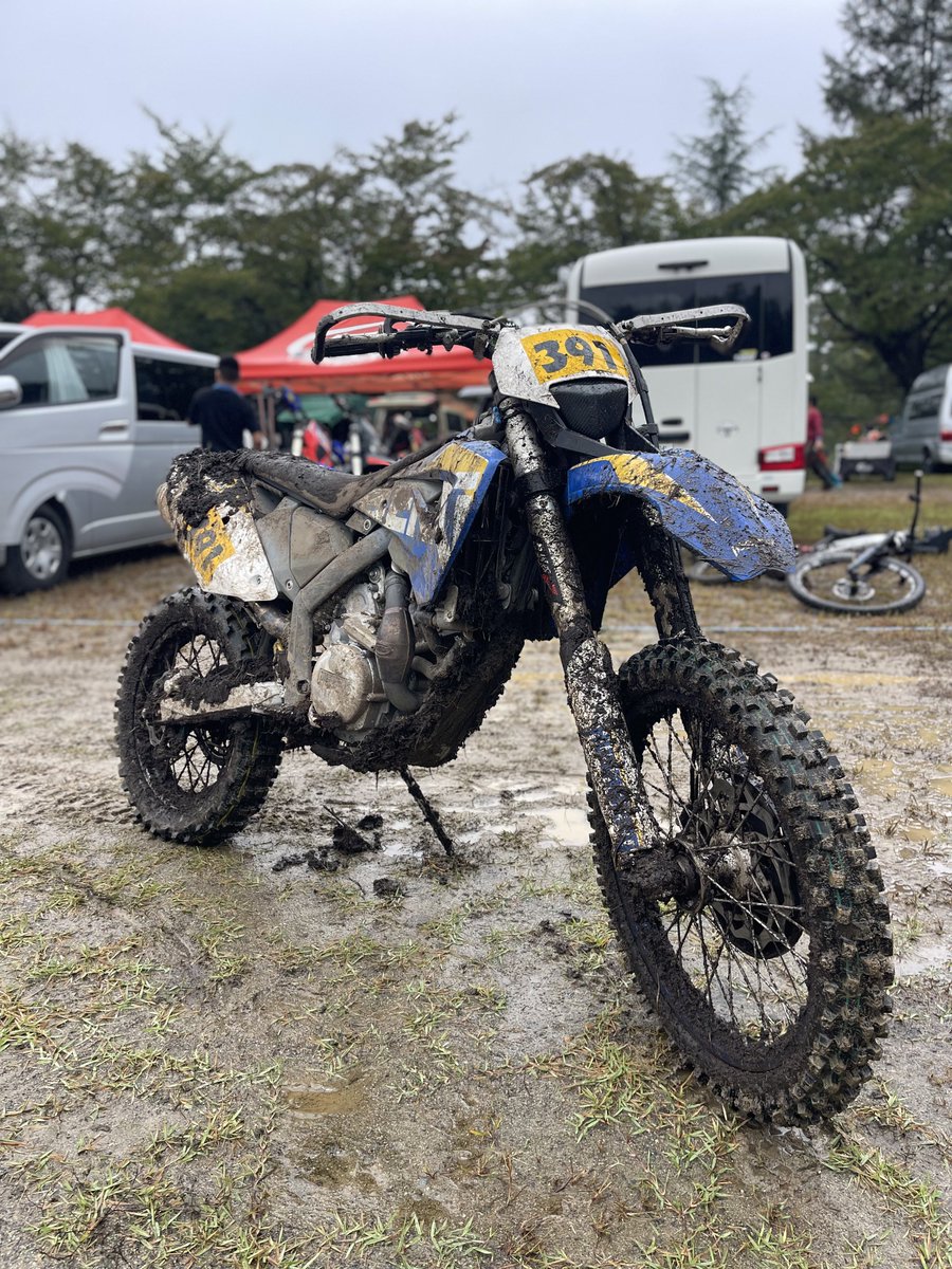 db601's tweet image. FE570 で JNCC 大アリだった。毎周半周分くらいクラッチが切れなくなるのを除いては😅
クラッチマスターからスレーブへのオイルラインの遮熱をしっかりやらないとダメっぽい … #Husaberg #4StrokeForce