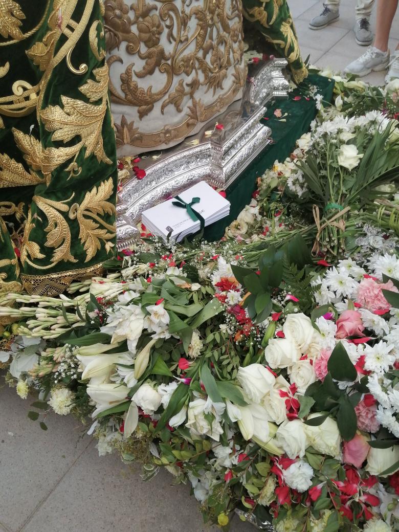 Peticiones, agradecimientos, sueños, anhelos de adolescentes de <a href="/SanJoseSSCC/">Colegio San José SSCC</a> a tus plantas Madre mía de la Esperanza... 💚