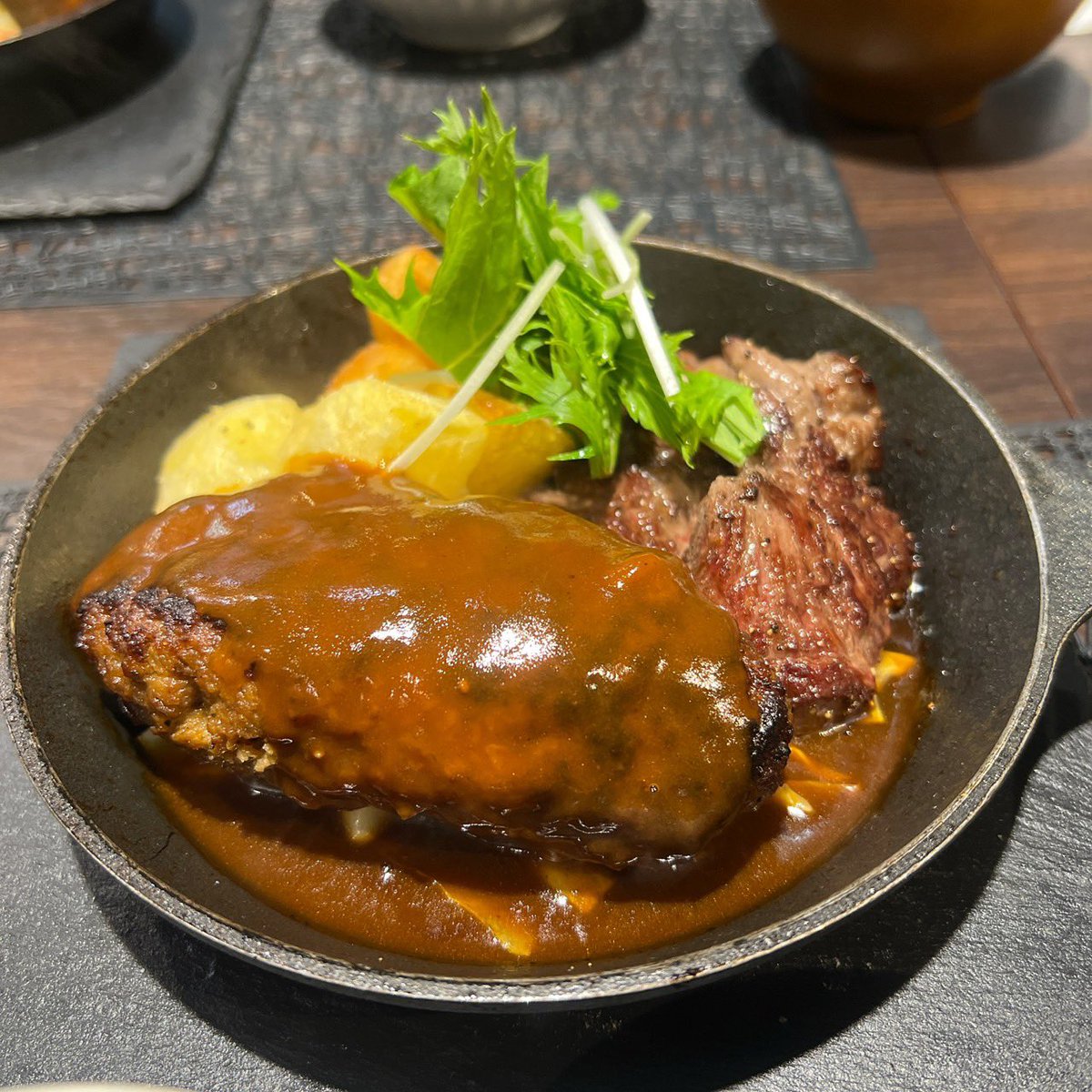 pippi_vba's tweet image. 今日は初めてのお店に来たけどすげぇ美味かった😋
カジュアルでも気軽に来れるし、お高めのステーキコースもあるし次はステーキコースにしよう🤤