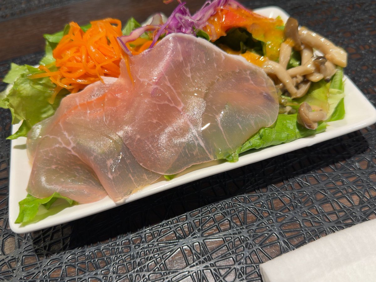 pippi_vba's tweet image. 今日は初めてのお店に来たけどすげぇ美味かった😋
カジュアルでも気軽に来れるし、お高めのステーキコースもあるし次はステーキコースにしよう🤤