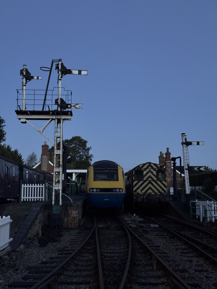 colnevalleyrail's tweet photo. Yesterday, sunrise. HST 43082 and the resident 08 await the mornings duties. Driver experience day! https://t.co/YkJcjsm9mI