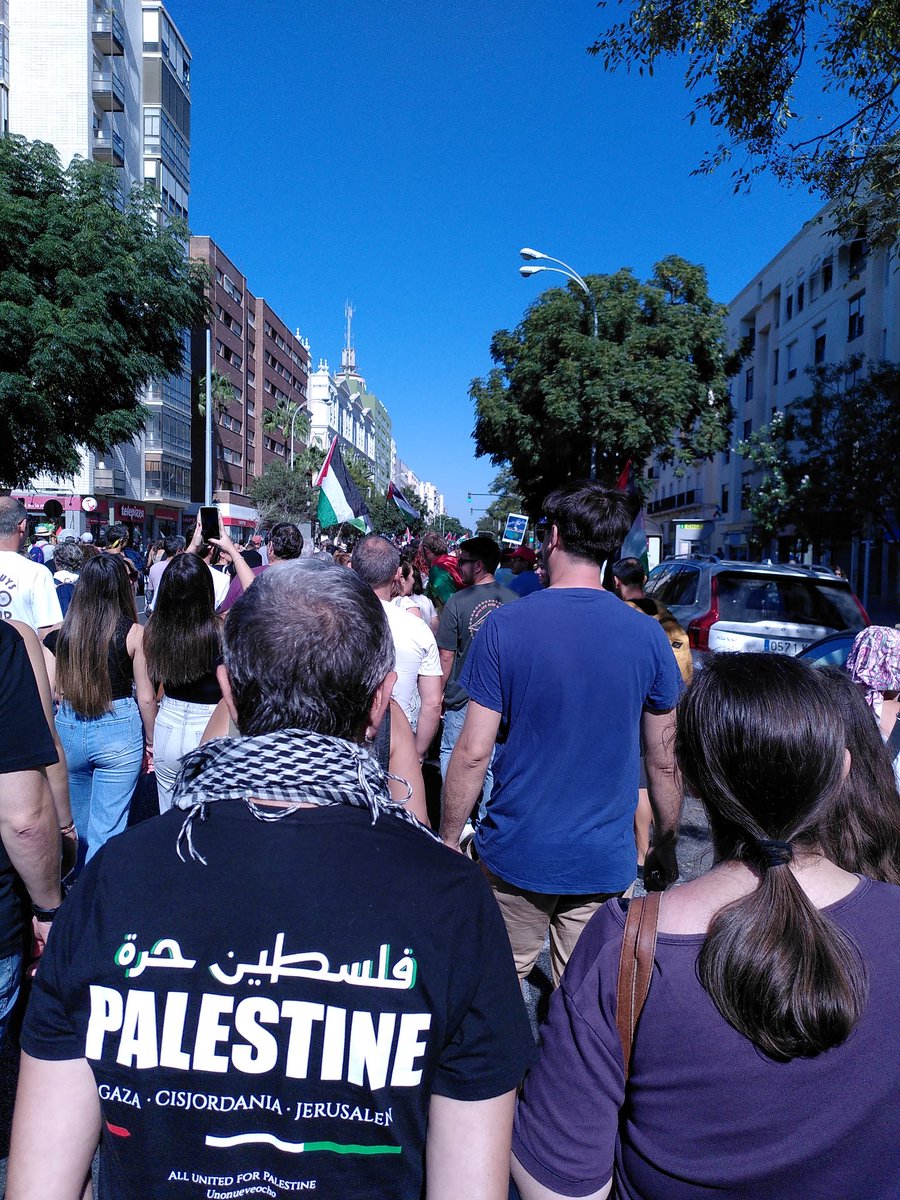 El pueblo de #Cádiz está el pueblo palestino. 
🕊️🇵🇸
Desde el río hasta el mar, Palestina vencerá.
#FreePalestine #FreePalestina #FreeGaza #PeaceForPalestine 
#Cádiz #Spain