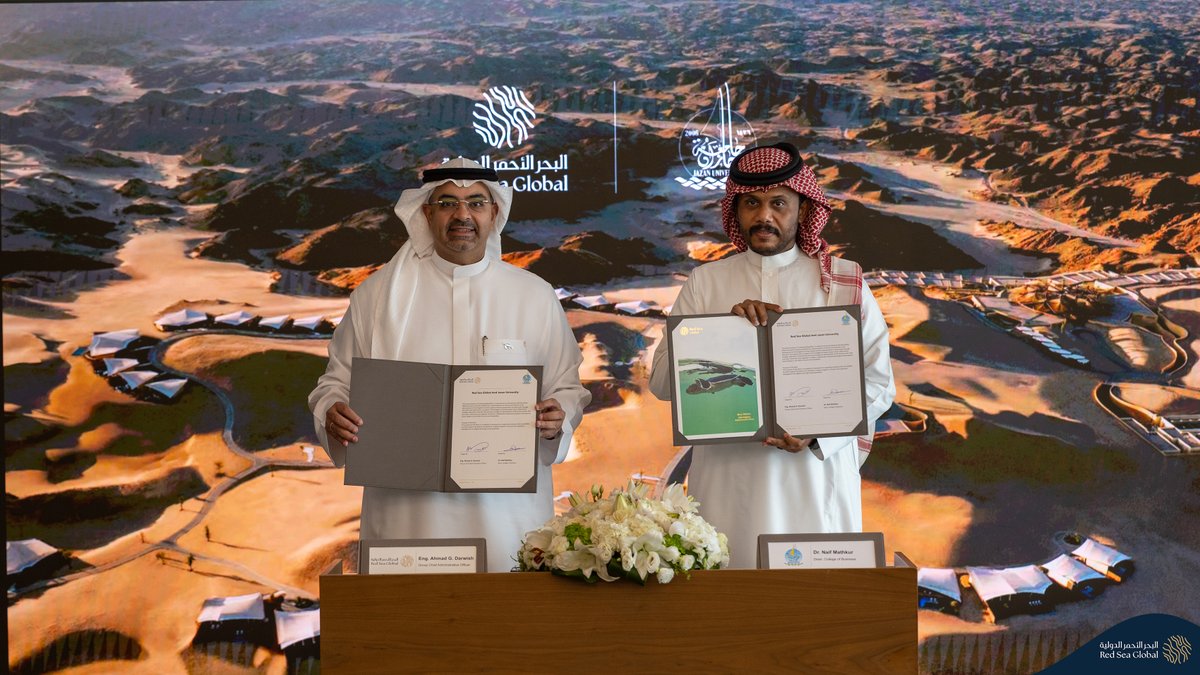 يسعدنا أن نطلق العنان لطموح شبابنا الواعد بتوقيع مذكرة تفاهم مع جامعة جازان <a href="/JazanUniversity/">جامعة جازان</a>، بهدف صقل مهارات طلاب وطالبات الإدارة السياحية والفندقية، وتمكينهم ليصبحوا قادة مستقبل قطاع #السياحة_المتجددة المزدهر في وجهاتنا، تحقيقاً لمستهدفات #رؤية_السعودية_2030 🇸🇦🎓.