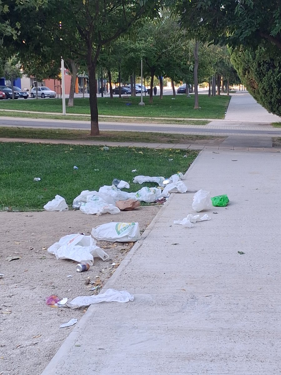 M_Mayayo's tweet photo. @zaragoza_es @FiestasPilarOfi Pasaréis por Valdespartera un ratico todas las mañanas, verdad? https://t.co/U5N1qRFcYW