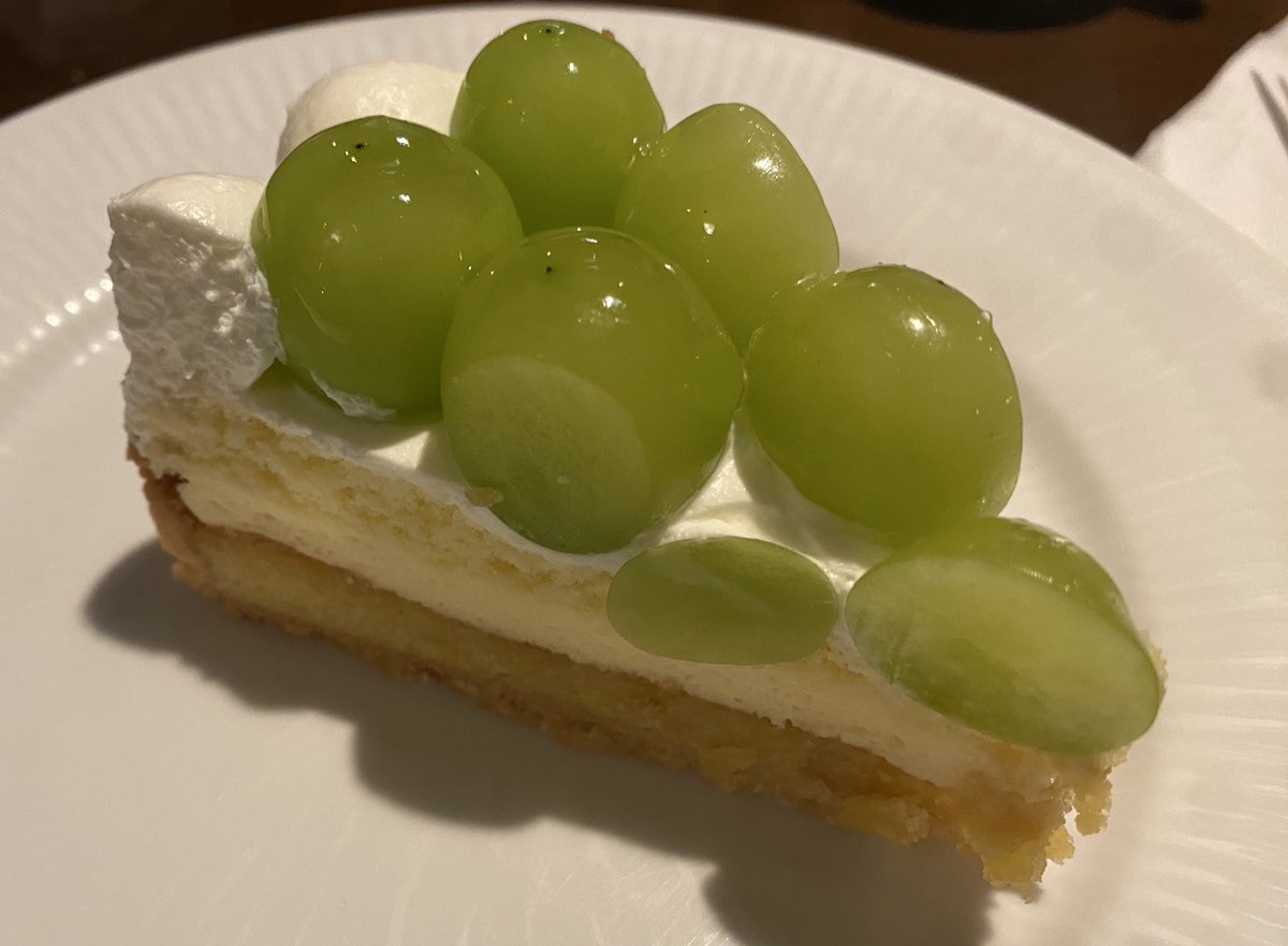 motorcycle_24's tweet image. #W乗り甘味部
マスカットタルト🤤