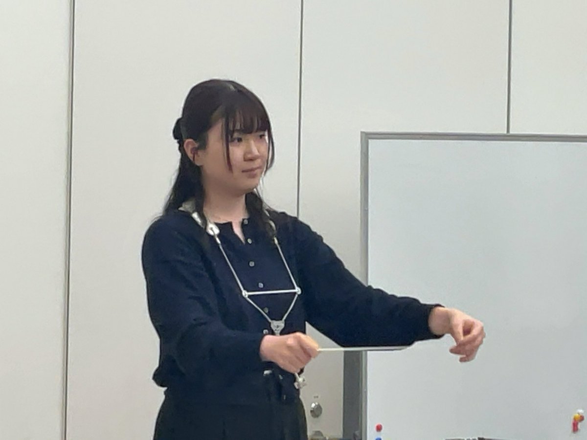 tcm_BandAcademy's tweet image. #東京音楽大学 #吹奏楽アカデミー
今週の #バンドディレクション は、前回に引き続き4年生が順番に前へ立ち、合奏をまとめる実習でした。
全体の流れを止めて注意を伝えたり、もう一度区切って合わせたりと、場面ごとに工夫が見られました。