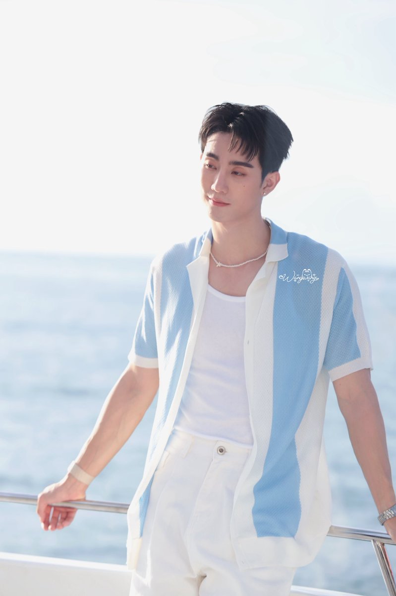 Wangwangfb's tweet photo. 🚢🏖️

FORCE DRALLY IN YACHT
#DrAllyTripxForce
#fforce_  @fforcejs https://t.co/JMmmYbqJqv