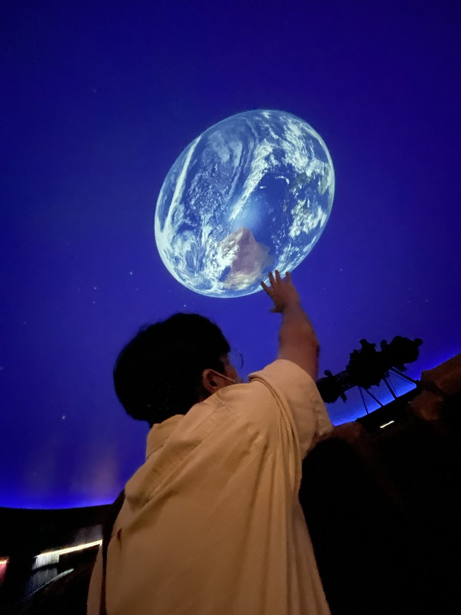 Titawan2096361's tweet photo. “หลายคนอยากไปอวกาศเพื่อพัฒนาแนวคิด multi-planetary ย้ายดาวไปอยู่ดาวอื่น
แต่สำหรับผม…กลับคิดตรงข้าม ผมเรียกมันว่า one-planetary

ผมเชื่อว่าโลกใบนี้และธรรมชาติของมันสมบูรณ์แบบอยู่แล้ว
ยังมีอีกมากให้เราเรียนรู้ ค้นหา และเดินทางไปสัมผัส

เหตุผลที่อยากไปอวกาศ
ไม่ใช่เพื่อหนีจากโลกนี้
แต่เพื่อมองโลกของเรา…จากมุมที่ไม่เคยเห็นมาก่อน”
#RaceToSpaceTH #SERASpace