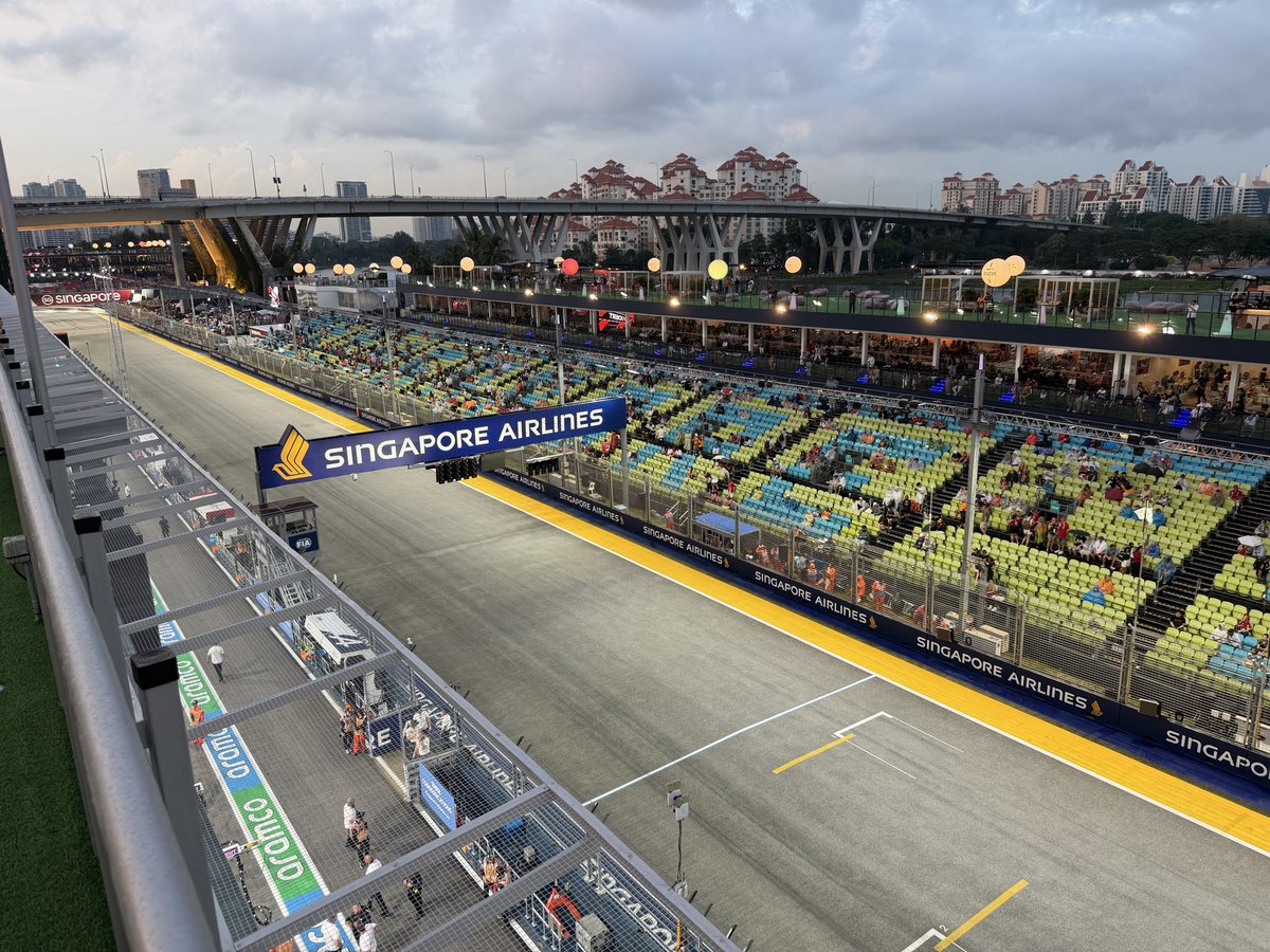 Let’s go <a href="/Max33Verstappen/">Max Verstappen</a> to win the Singapore Grand Prix 💪💪💪

#F1 #SingaporeGP