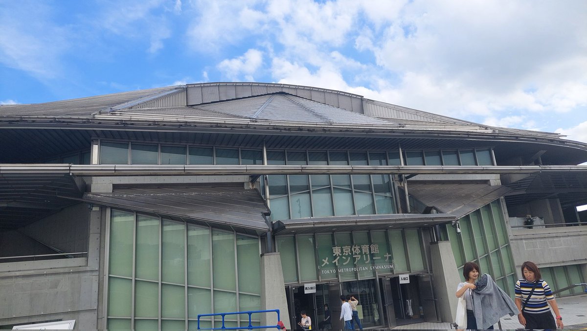 Clock_wtg17's tweet photo. お久しぶりです
あきばか現地でした、このあと仕事なのでこれにて離脱
残念ながら自分はキャン待ちから上がれませんでしたが、懐かしい友人たちの輝きを見られて幸せでした
火がついてるうちにまたヲタ芸してみようかな、また練習誘ってくださいお願いします

#あ���ばっか〜の東京体育館 https://t.co/cVMoVShOwF