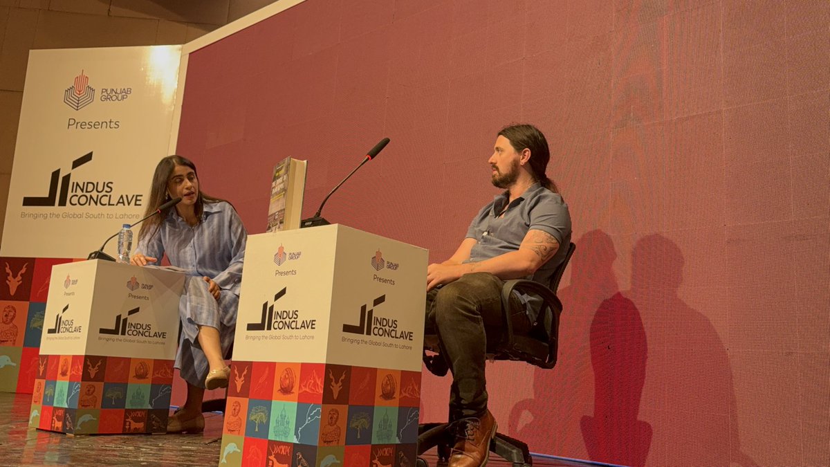 Mehrunissa92's tweet image. Had a great time chatting to @Tomthescribe about his book, reporting from the front lines in Ukraine, getting banned from Russia and the terrifying state of our world. Kudos to @MRazaGoraya and @IndusConclave for organising such a great, stimulating weekend