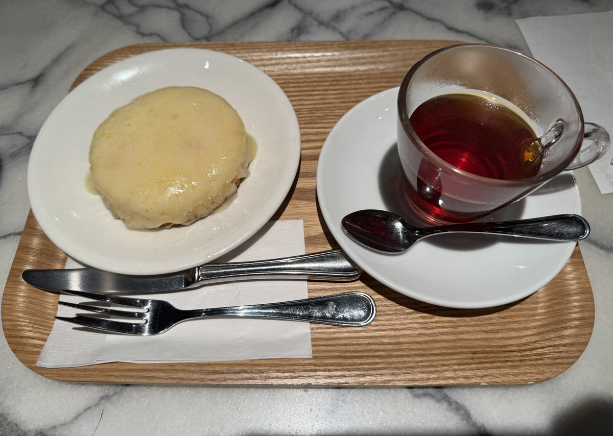 Mick0726A's tweet photo. 新幹線まで時間があるので喫茶店でまったり https://t.co/6r7ajAwS0x