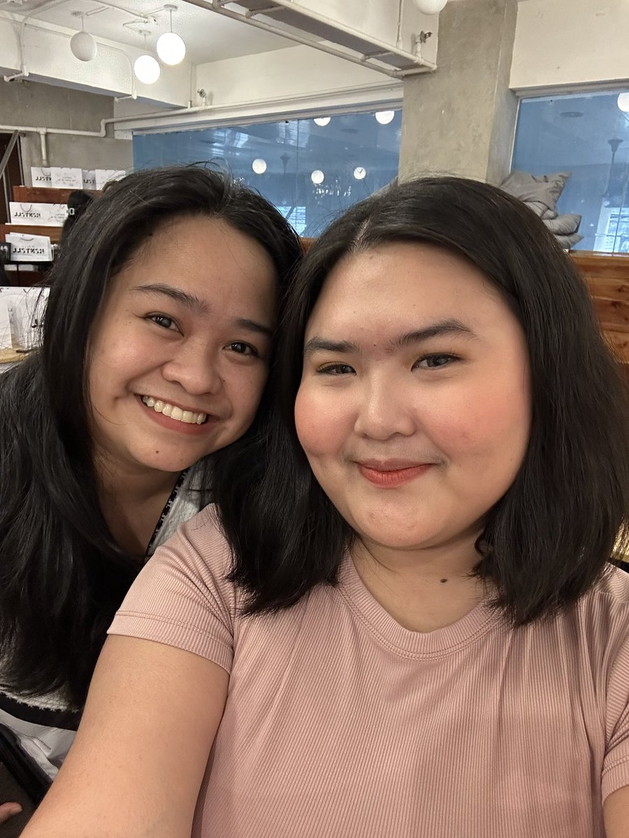 chrlszxxssn_'s tweet photo. posting this selfie coz y not? iiyak talaga sana ako nung akala ko wala akong chance makapunta sa cse huhu paano ba naman late nagdecide yarn? 

thank you so much again, mhie ! 
@KenStellites ⸜(｡˃ ᵕ ˂ )⸝♡ 

#TheStoryofUs #KenStellitesCSE https://t.co/sa53cRVHvG