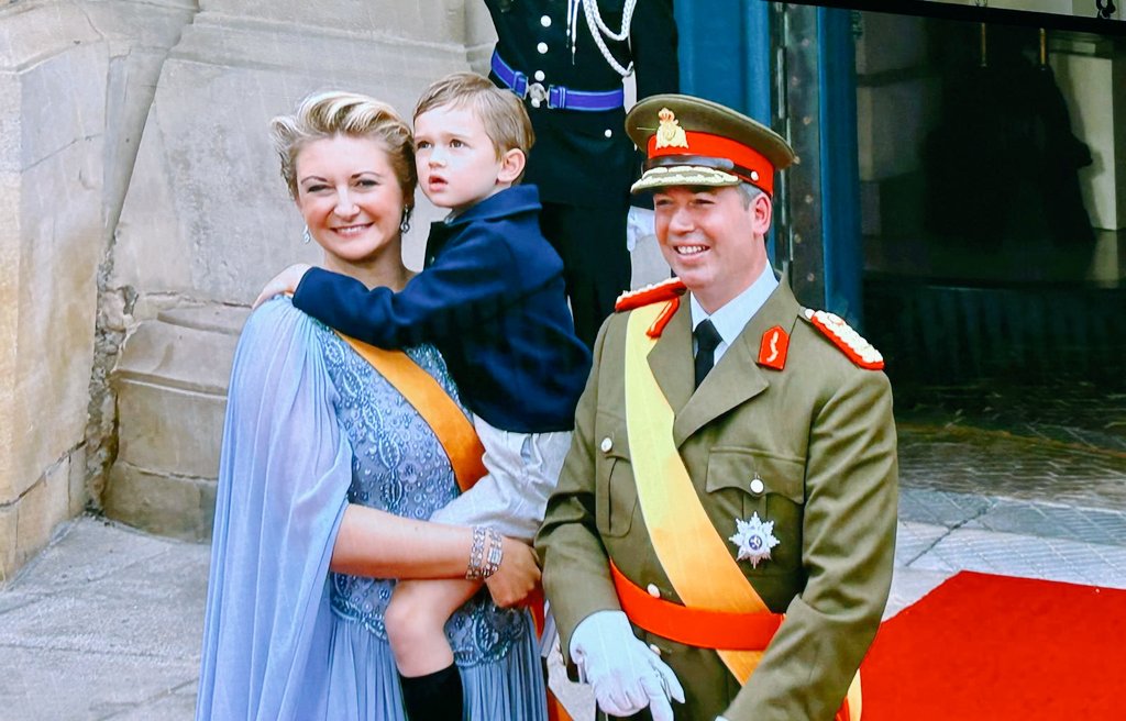 Honneur d’avoir représenté la Finlande lors de la prestation de serment de S.A.R. le Grand-Duc Guillaume de Luxembourg🇱🇺.
Félicitations sincères à Leurs Altesses Royales le Grand-Duc Guillaume et la Grande-Duchesse Stéphanie. 👑
<a href="/FinEmbBrussels/">Fin Embassy Brussels</a>
<a href="/MFA_Lu/">MFA Luxembourg 🇱🇺</a> <a href="/gouv_lu/">GouvernementLU</a> <a href="/alexstubb/">Alexander Stubb</a>