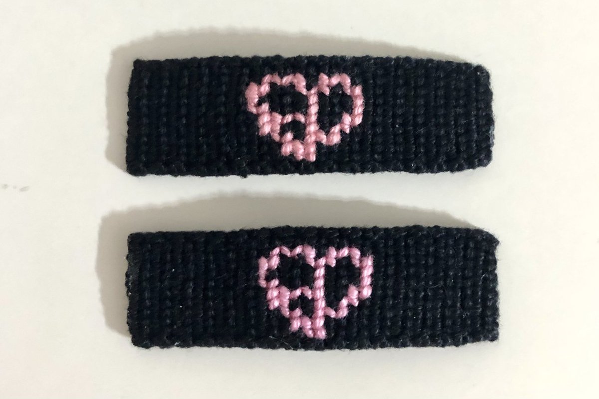 doubleknot_ph's tweet photo. — BLACKPINK #hairclip in your area! 🖤🩷

pre-order starts on 10/08!

#BLACKPINK #블랙핑크 #JISOO #JENNIE #ROSÉ #LISA #DEADLINE_IN_BULACAN #BLACKPINK_WORLDTOUR2025 #BLACKPINK_DEADLINE_in_MANILA #BLACKPINK_DEADLINE #fanmade #handmade https://t.co/0bUaWlECLJ