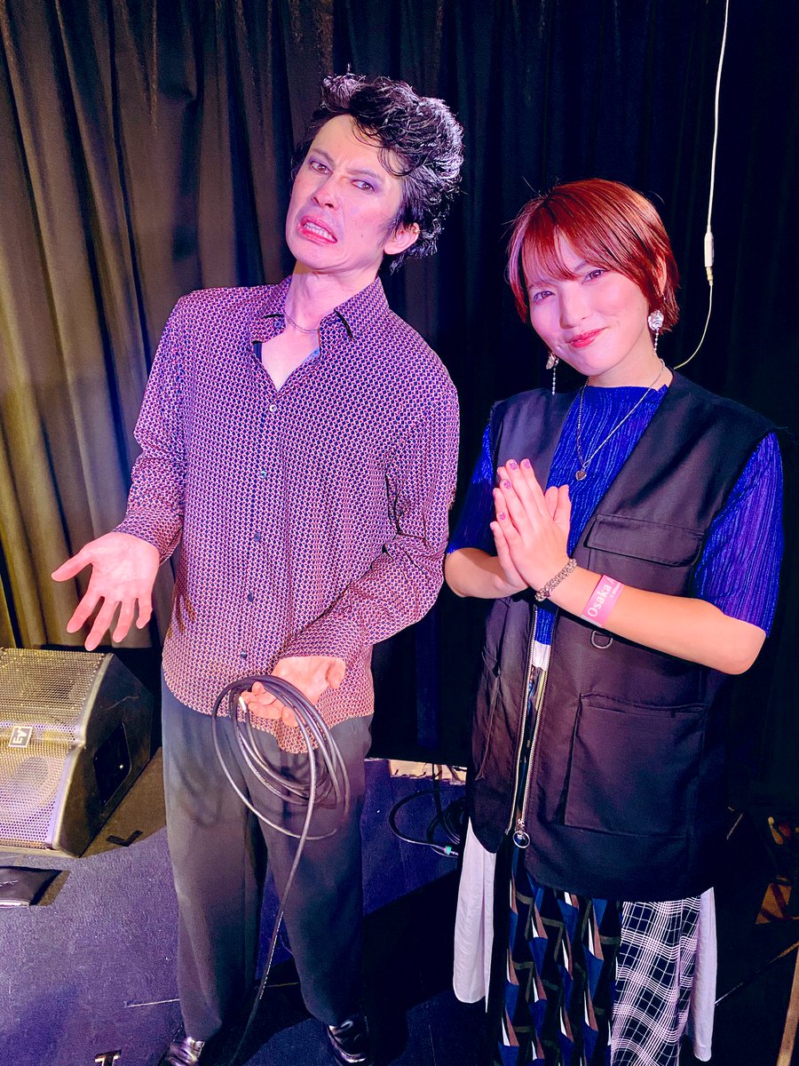 OsakaAcoload's tweet photo. FootRock&amp;BEERS 11番手
優利香 20:00から演奏を、、、、開始できたらいいなぁ。

写真は、7分押してごめんねの死神 杉本ラララと天使 優利香です。
さあ！皆さん、終盤です。
こうなったら最後の最後まで盛り上がっていきましょう！
#OsakaAcoload https://t.co/p4rmJGbDUg