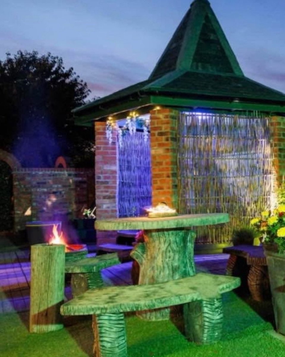 Spooking lovely place to stay this Halloween 💀🎃
If your wanting peace #autumnvibes #spookyseason #Halloween #escapetheordinary