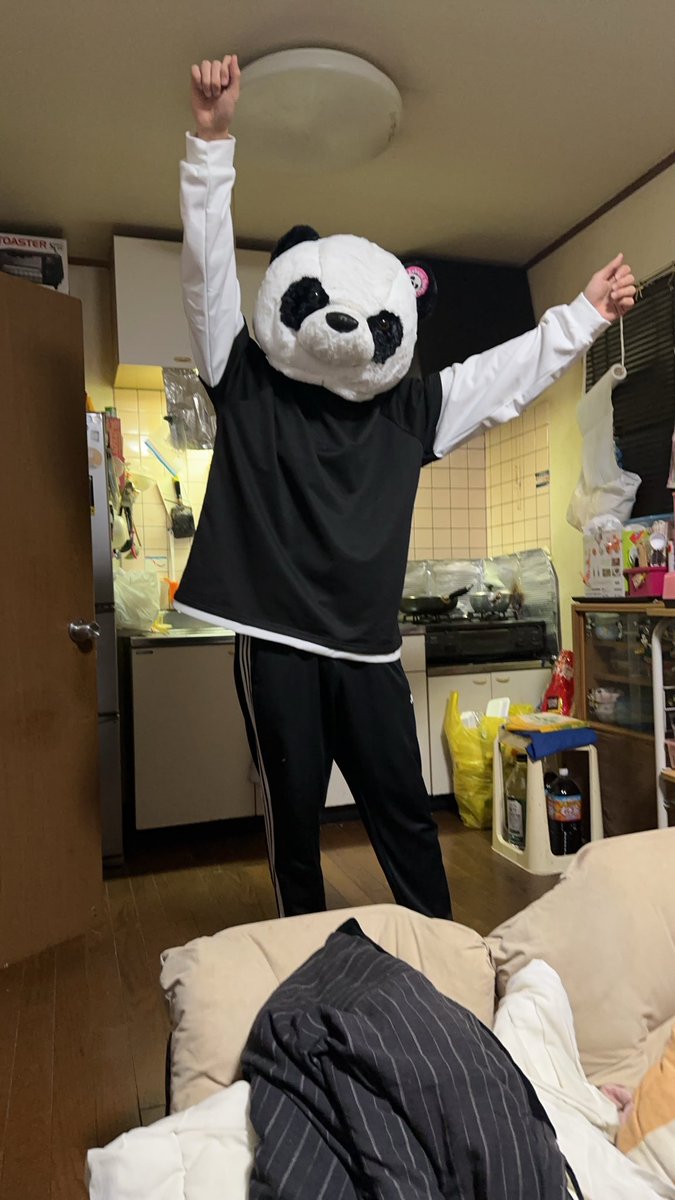 お、おれとかどうですか⋯！
嫌だったらこれみたいにマスク被っていくし！何も喋らなくてもいいし！！
⋯冗談です！！！(> <｡)