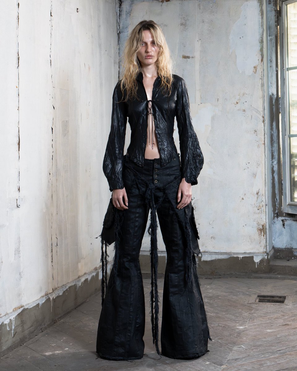 nicephoreimanur's tweet photo. NICÉPHORE IMANUÜR ~MITOSIS~ LOOKBOOK. FIRST ARTISANAL COLLECTION. DAUGHTER LOOK. 1/6. https://t.co/9HbwbfpnzC
