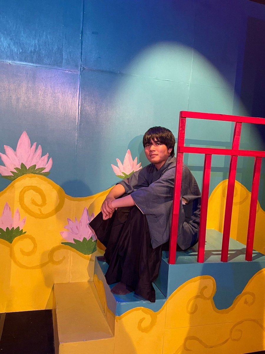 gekkosya's tweet photo. [公演日誌企画📙]

🔔⚰️2025年度卒業公演『パンドラの鐘』
今回の[公演日誌企画]は、卒団生9人がお届けします！

全9回、卒団生たちの最後の公演への想いを皆さまに🕊
ぜひお楽しみください☺️

第1回は一島頃莉！
記事はこちら
➡️ https://t.co/1oQBz7jyk2
#月でのえせ  #劇団月光斜  #パンドラの鐘 https://t.co/NKrRxt4mQm