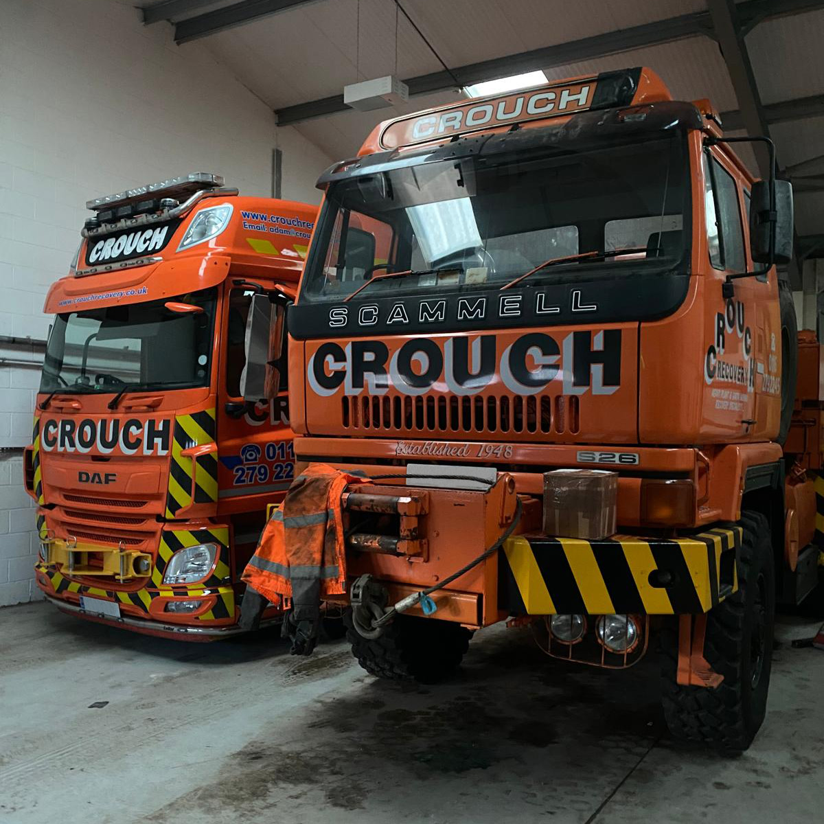 CrouchRecovery's tweet image. Old meets new.

The Scammell still polishes up well! ✨

#CrouchRecovery #Scammell #HeavyRecovery