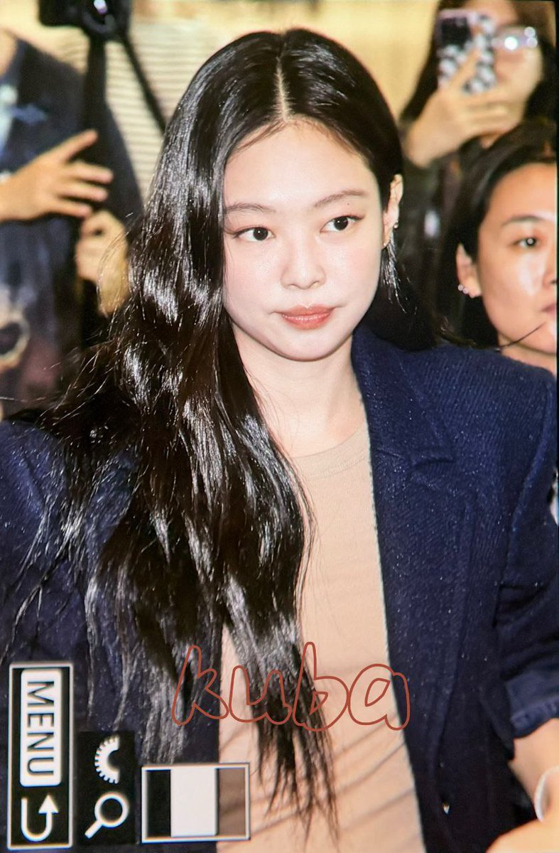 AyaaZare's tweet photo. #JenniexChanelSS26
#Chanelss26 #PFW 
@CHANEL @jennierubyjane https://t.co/4NvHdatA0V