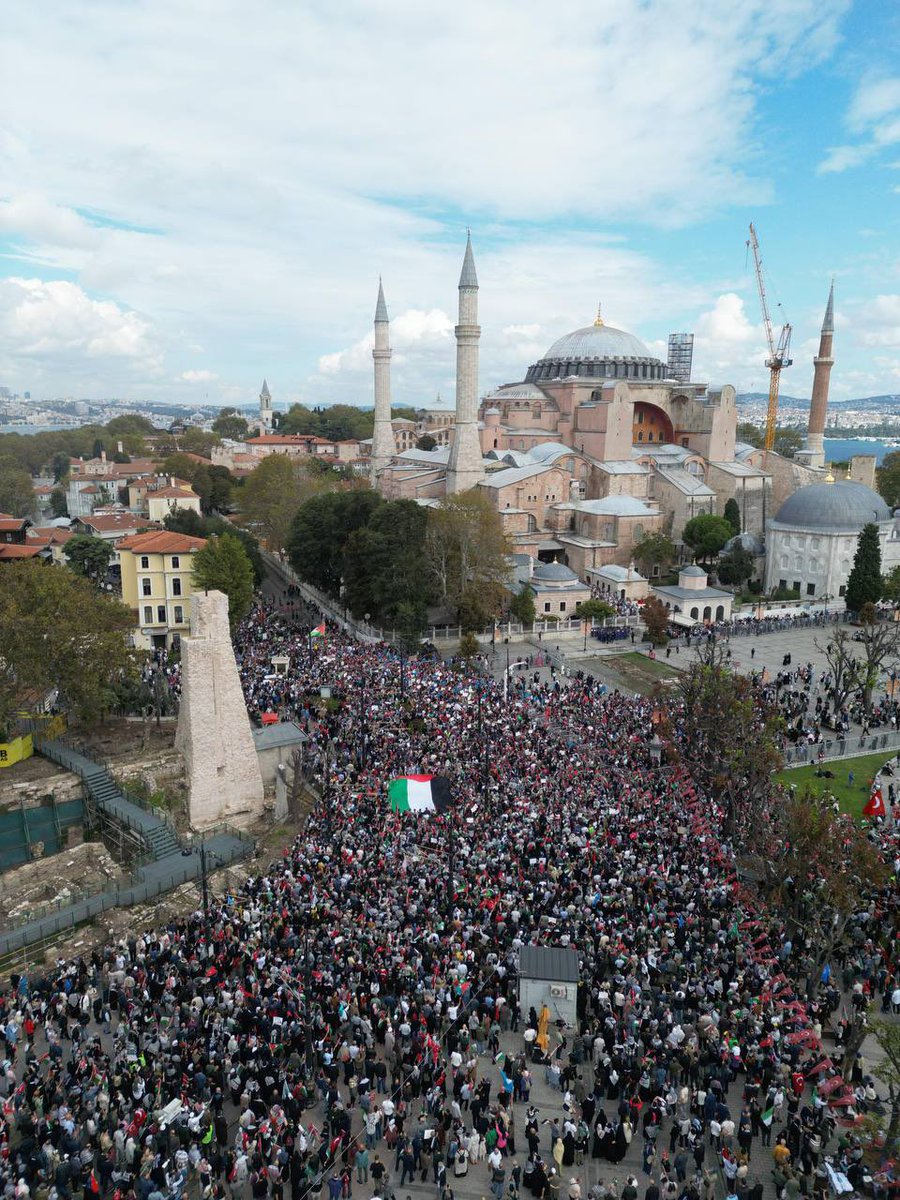 IHHen's tweet photo. 🇵🇸 We are marching from Hagia Sophia to Eminönü to support the ships sailing to break the inhumane blockade on Gaza!

To be the voice of the oppressed, not to remain silent, not to forget…

📍Istanbul, Türkiye https://t.co/HawzwU0K7s