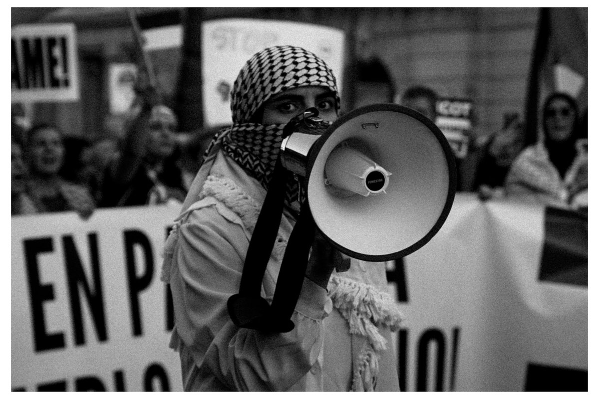 vctr_mag's tweet photo. Unas 100.000 personas se concentraron ayer en el centro de Madrid en coordinación con decenas de movilizaciones por toda la Península para exigir el fin de la guerra en Gaza y la liberación de los presos de la Global Sumud Flotilla.

©️Víctor Sanjuan https://t.co/ppSrGjoYqa