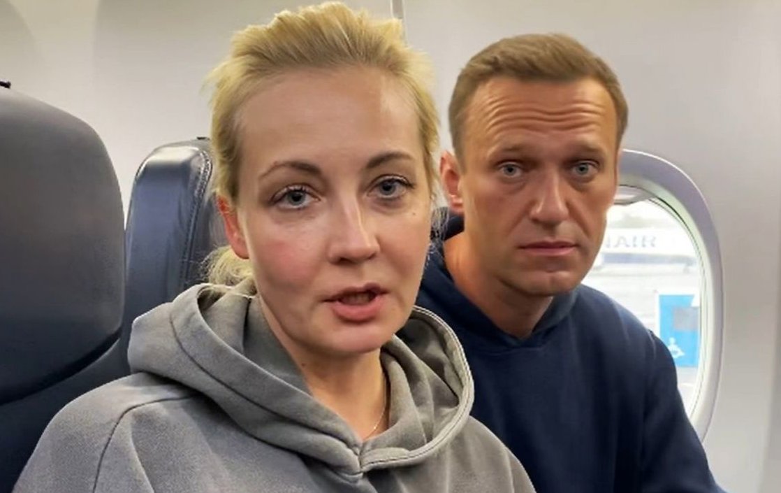 Yulia Navalnaya’s op-ed in The Economist calls for a “long-term Western strategy for Russia.”

She argues the West should engage “Russian civil society,” not isolate it, and warns against “blaming all Russians.”  1/