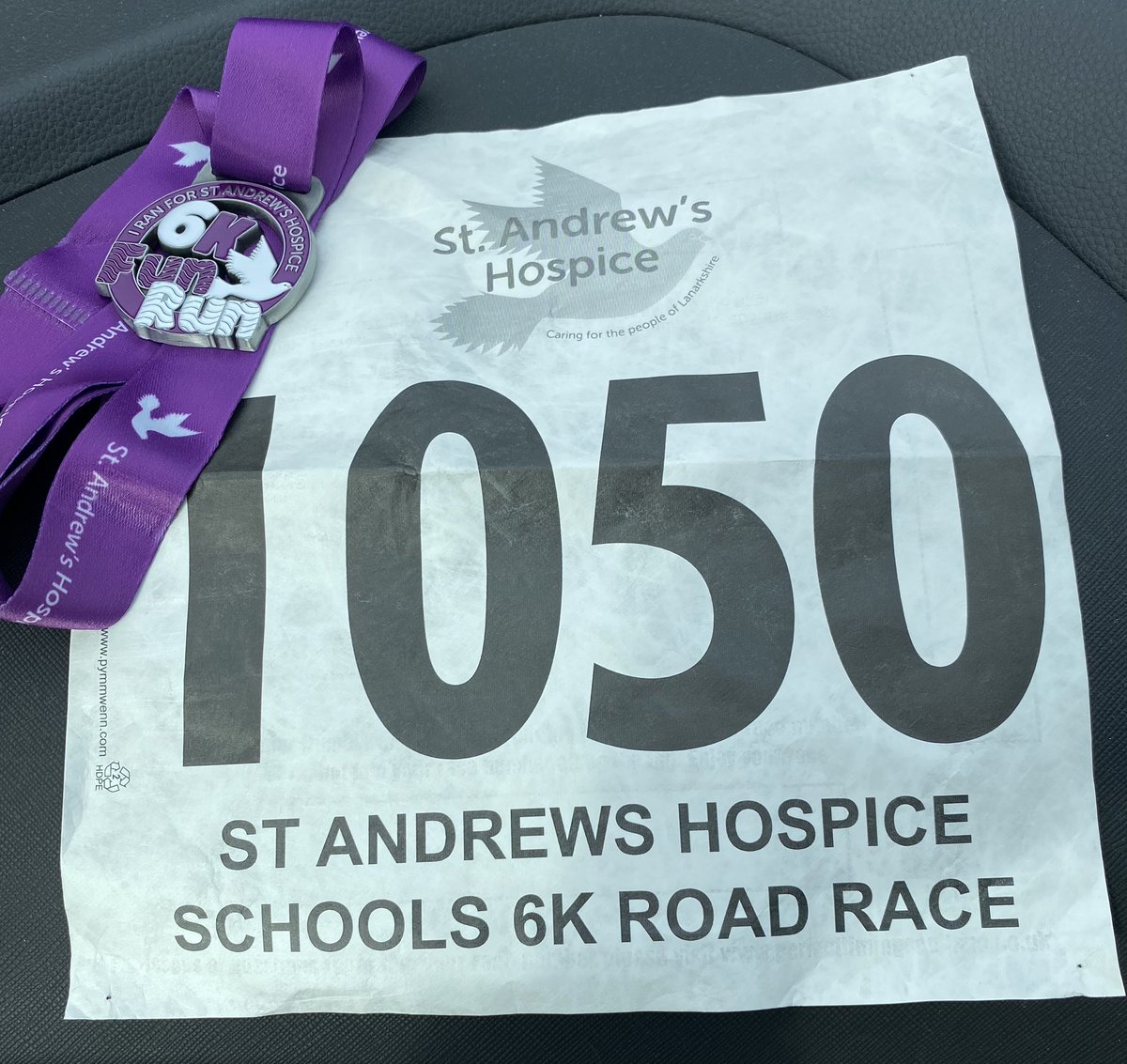 Another great 6K St Andrew’s Hospice Fun Run to start off a Sunday morning. 🏃🏽‍♂️🏃‍♀️🏃🏽 Amazing turn out and effort from everyone! Well done to all North and South Lanarkshire pupils and staff involved. 👏🏽👏🏽 <a href="/StAndrewHospice/">St. Andrew's Hospice</a> <a href="/OfficialHGS/">Hamilton Grammar</a> #SAH6K #itsSLC