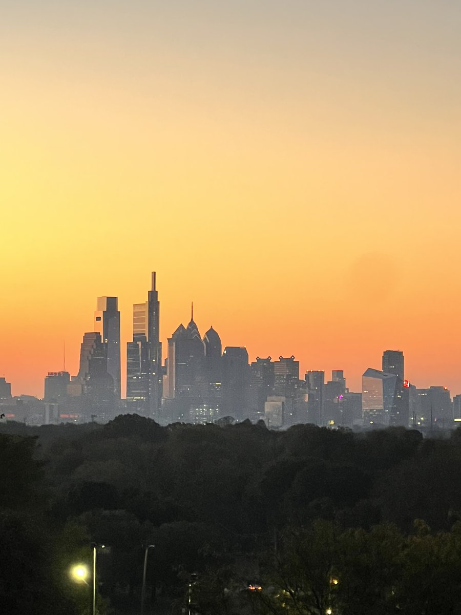 AFSPphilly's tweet image. Rise and shine, Philly ☀️
The sun is up and so are we!

Today we walk with purpose — to show that no one walks through darkness alone.
Join us at The Mann Center as our community comes together to remember, to heal, and to bring hope forward. 💙