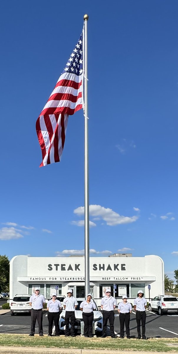 FoxNews's tweet image. 🇺🇸 NEW: @SteaknShake announces it is installing "the tallest and biggest American flag that local governments will allow" at every restaurant across the country.
"Steak ‘n Shake proudly supports American values and traditions. 🇺🇸"