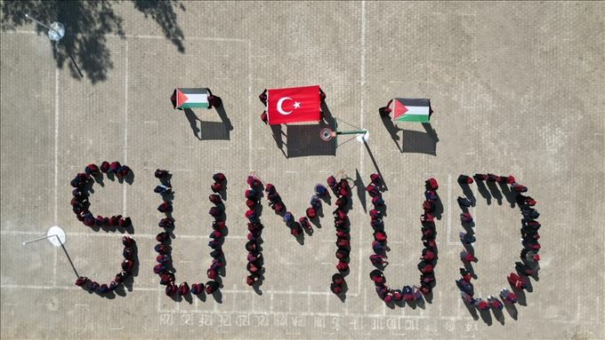 🔴 Küresel Sumud Filosu’ndan kaçırılan Türkiye Cumhuriyeti vatandaşı 14 katılımcı hâlâ İsrail’in elinde esir tutuluyor:

1- Abdülmecid Bağcivan
2- Abdullah Gündem
3- Alpaslan Arslan
4- Yunus Demir
5- Turgay Turan
6- Zeynel Abidin Özkan
7- Muhammed Fatih Sinan
8- Sümeyye Sena