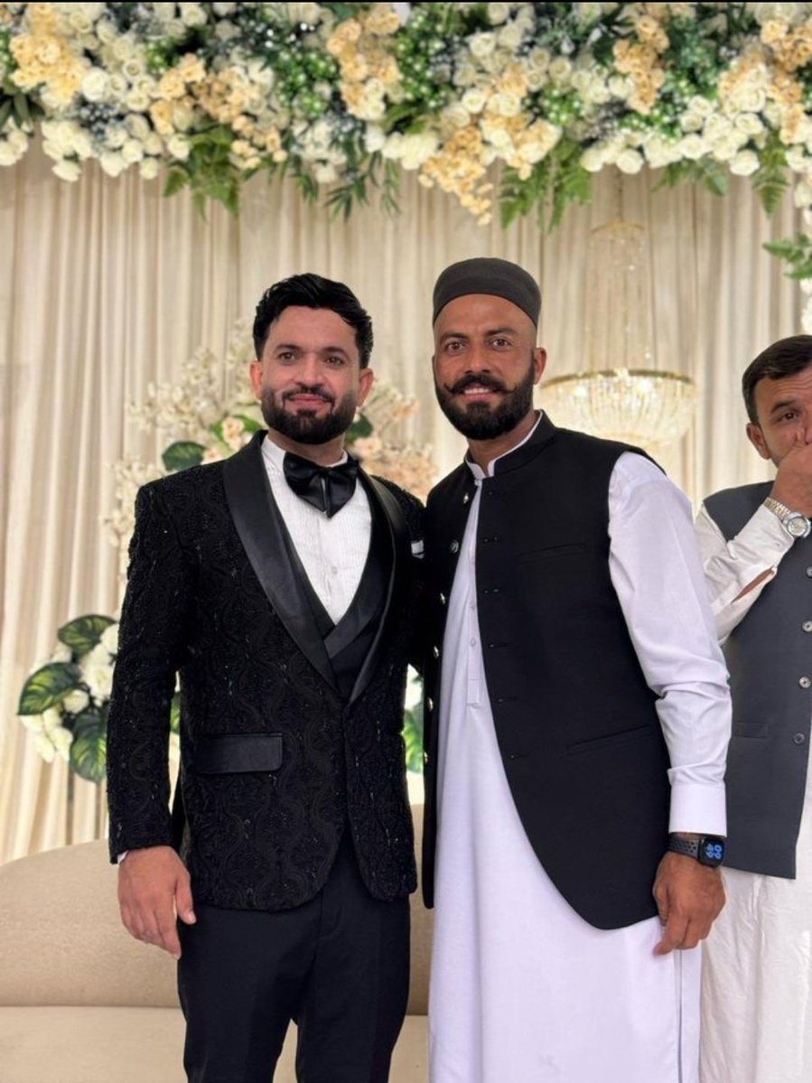 nnqdawar33's tweet image. Sab ne shadi kar li, sirf Babar Azam reh gaya — lagta hai usne kasam khai hai shadi na karne ki.
Congratulations Abrar Ahmad and Kamran Ghulam on your weddings! 💍.
@babarazam258 bhaiiiii kab karoge?
#INDvPAK