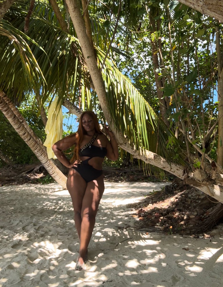zubaidah_x's tweet photo. Woke up on a postcard island, can’t complain.
Happy birthday to me☺️🥰🙈 https://t.co/GfvY0a6Jx3