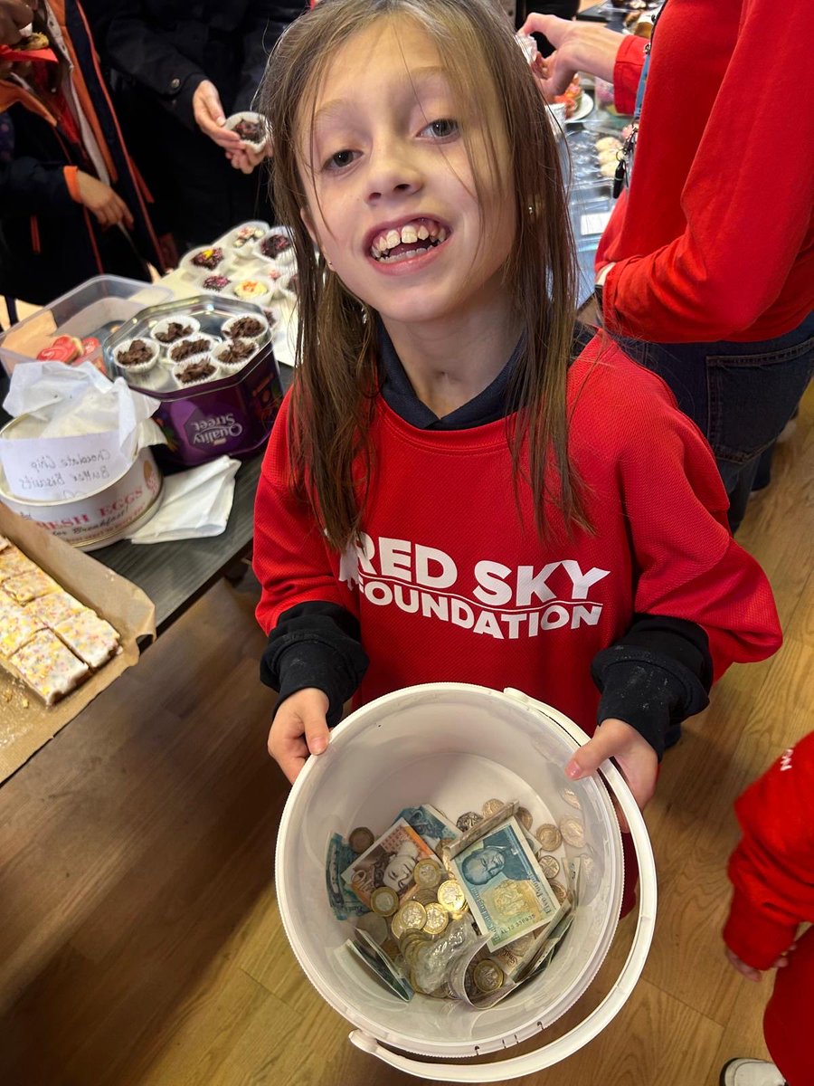 redskycharity's tweet photo. Our reach is far and wide across the UK with support for Red Sky Foundation coming all the way from Bristol!
We’re giving a big shout out to heart hero Elodie and all of her family &amp; friends for raising over £1000 from cake sale in aid of her favourite Red Sky! https://t.co/OF155miWzK
