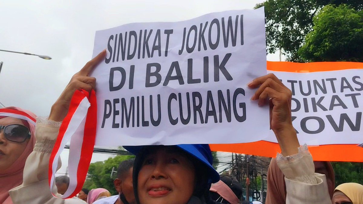 Tangkap dan #AdiliJokowi Haramjadah..!!!
#MakzulkanGibran Rakabuminggat.!!
#IjazahJokoWidodoPalsu 
#GibranPewarisDNANgibul 
#jokowigibranpenyakitbangsa